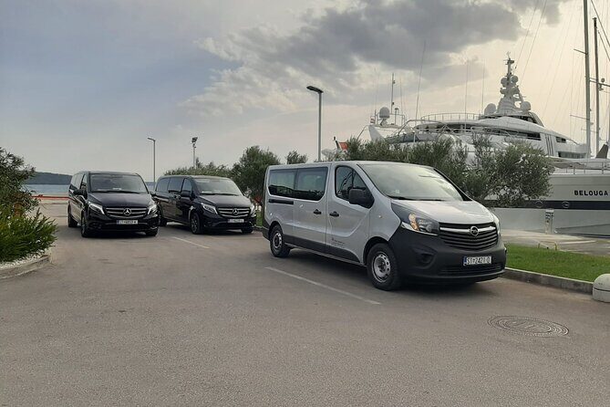 Airport shuttle - Should you book this private shuttle, or go with something else?