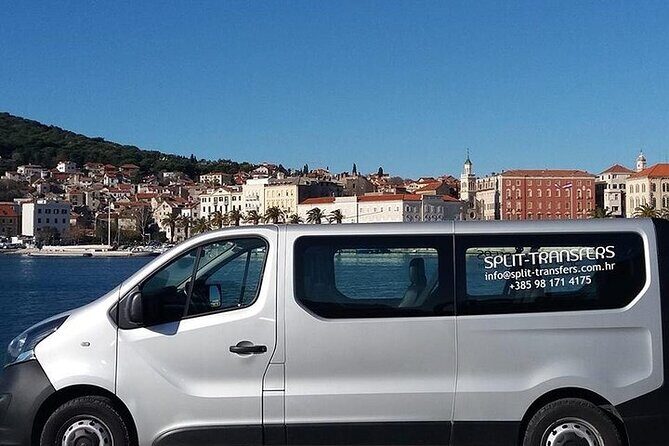 Airport transfers - round trip - Flight Timing and Waiting: What Helps When Plans Change