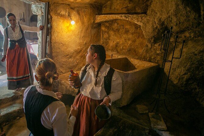 Back to the Roots - Ancient Island Interactive Experience - Traditional crafts you can actually try