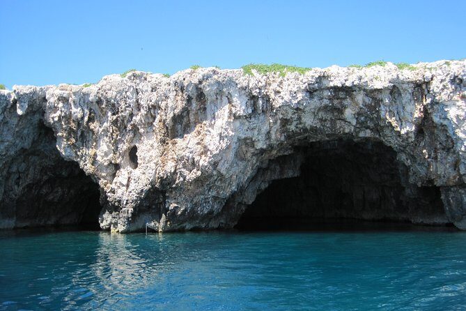 Blue and Green Cave private speed boat tour - Skipper timing: how you get fewer crowds and more swim minutes