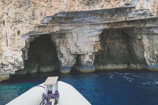 Blue Cave & 6 Islands Speedboat Tour From Split or Podstrana - Stop-by-Stop: Blue Cave, Komiža, and the Vis Caves