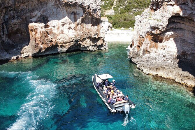 Blue Cave & 6 Islands Speedboat Tour From Split or Podstrana - Stiniva Cove Snorkeling: The Stop That Converts First-Timers
