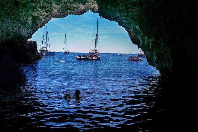 Blue Cave and Pakleni Islands group Tour from Hvar - Meeting at HvarBoats and how the day really flows