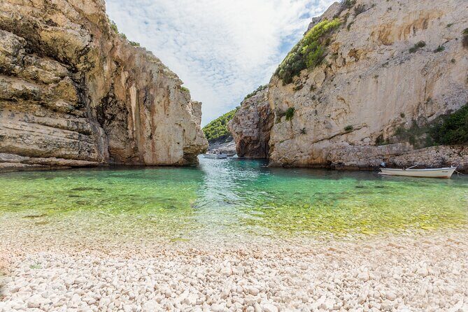 Blue Cave, Blue Lagoon, Pakleni Islands Group boat tour from Hvar - Veliki Budikovac: Blue Lagoon Water and a Pebble Beach Break