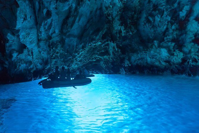 Blue cave & Hvar, 5 islands speed boat tour with unique boats from Split - The boat experience: comfort varies, but safety and pacing are the real deal
