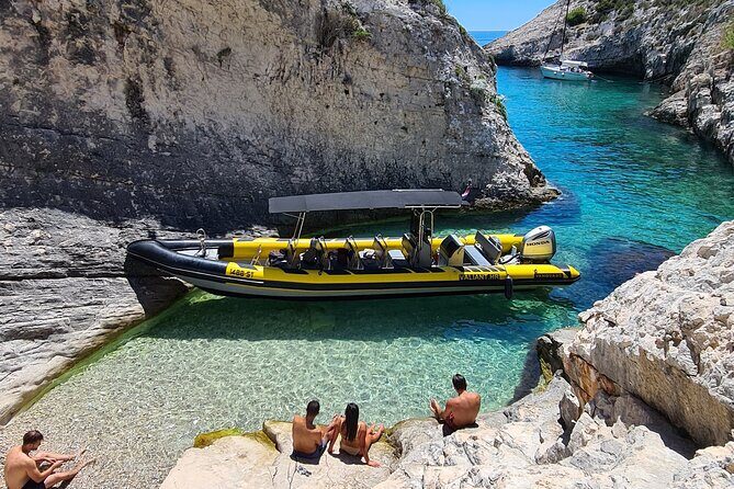 Blue cave & Hvar, 5 islands speed boat tour with unique boats from Split - Who should book this tour (and who should rethink it)