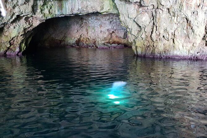 Blue Cave & Vis Island speedboat tour from Hvar - Stop 5: Vis or Pakleni Islands lunch stop—your chance to eat like a local