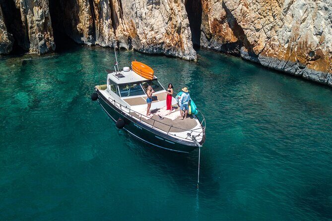 Blue & Green cave tour with yacht from town Hvar - Budikovac Island: Your First Calm Stop and a Soft Landing
