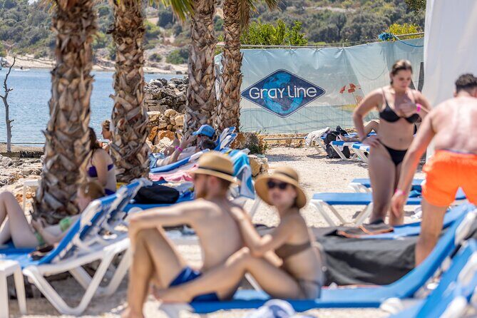 Blue Lagoon & 3 Islands Cruise with Lunch from Split - Getting On Board From Split Port Without Losing Time