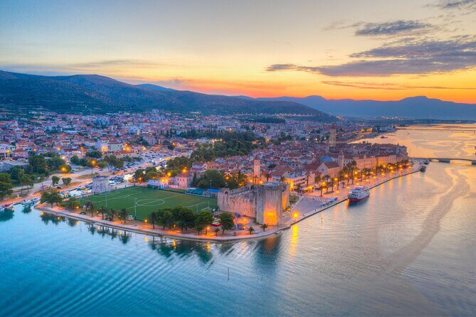 Blue Lagoon & 3 Islands Private Boat Tour - Stop 1: UNESCO Trogir with a short, scenic walk