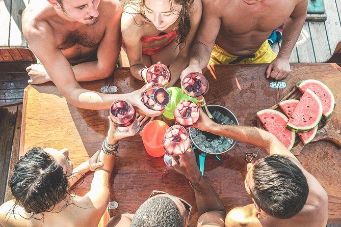 Blue Lagoon/Trogir/Šolta Boat Excursion with Lunch - The boat and the big-group factor: comfort, heat, and crowding