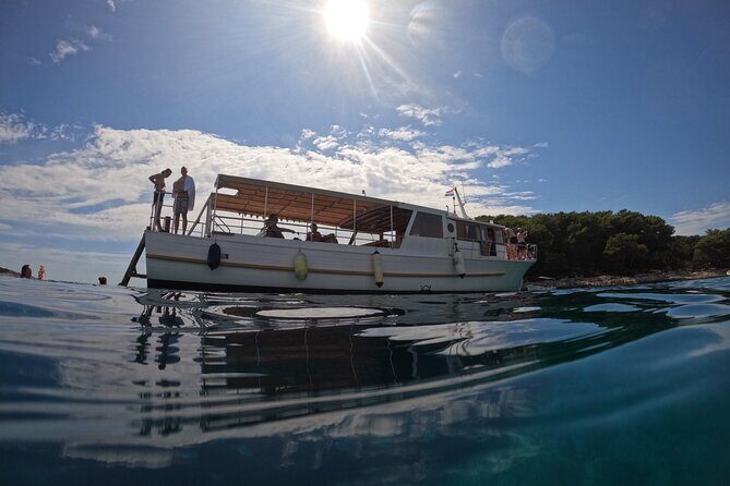 Boat Tour at Delfina Hvar - How the swim schedule actually feels (and how to time your gear)