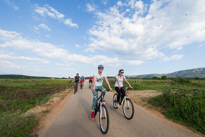 Cycle Hvar Tour - Cycling Stari Grad to Jelsa: what makes the day feel worth it