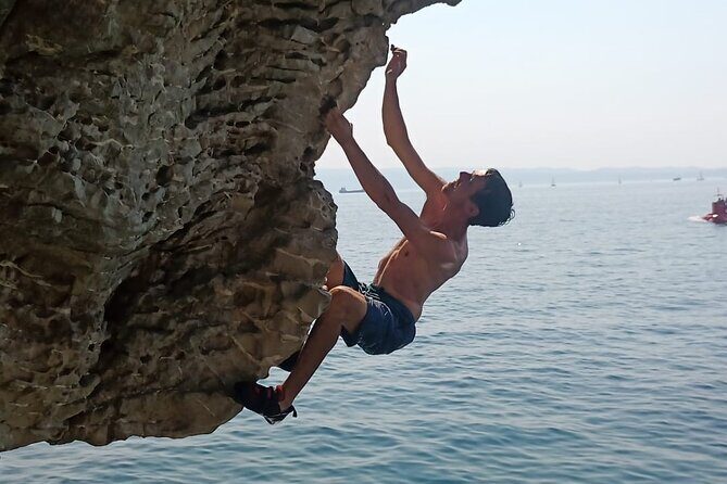 Deep Water Solo and Cliff Jumping Tour in Split - Deep Water Solo in Split: What You Actually Do