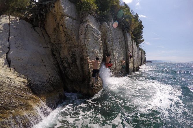 Deep Water Solo and Cliff Jumping Tour in Split - Getting Set Up: Shoes, Insurance, and Photos