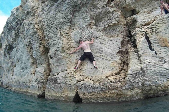 Deep Water Solo and Cliff Jumping Tour in Split - The Water Factor: What to Expect When You Jump