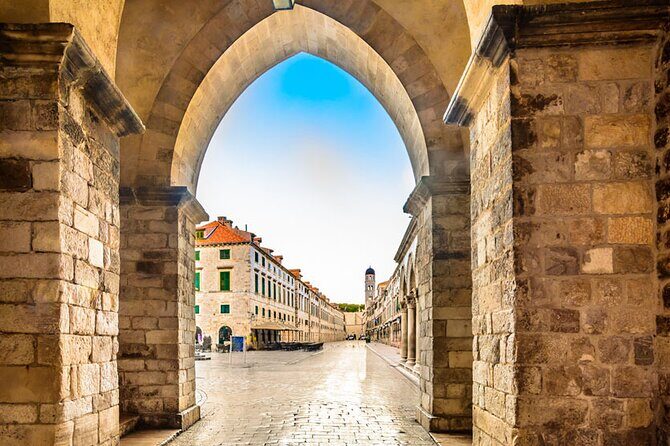 Dubrovnik full-day guided tour from Split - Rector’s Palace details: Gothic with Renaissance and Baroque edges