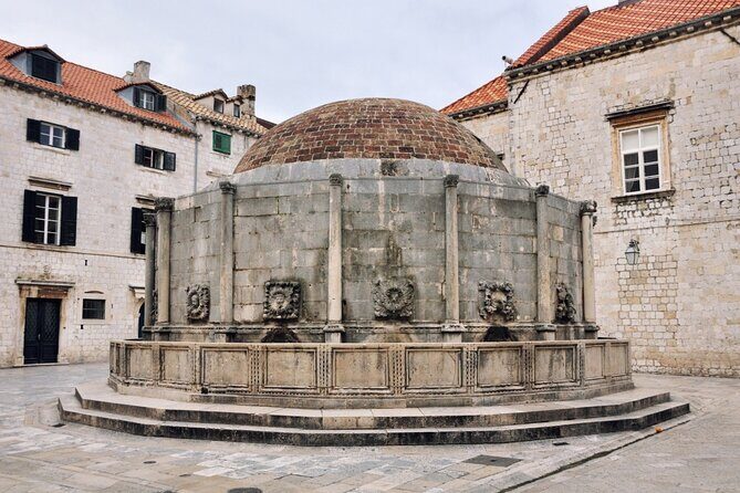 Dubrovnik full-day guided tour from Split - Stradun main street: your 1-hour breather with direction