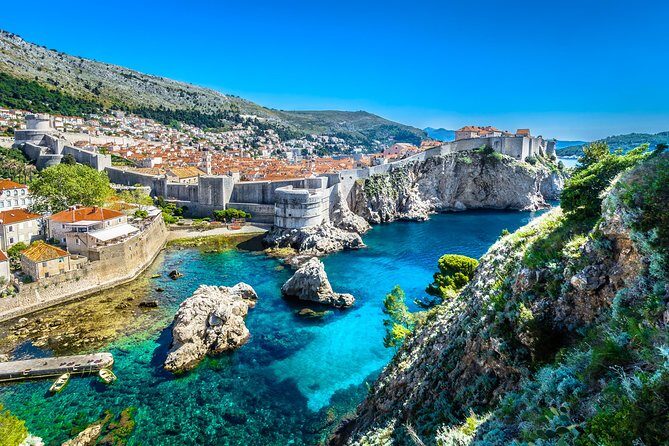 Dubrovnik Guided Group Tour with Ston Oyster tasting from Split & Trogir - The early ride: how to handle the long bus hours