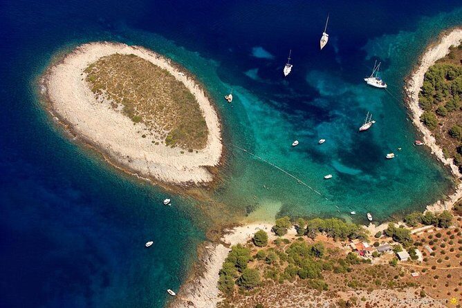 Exclusive Private Tour: Red Rocks & Pakleni Islands - Pakleni Islands: The Long Stretch Where You Choose the Tempo