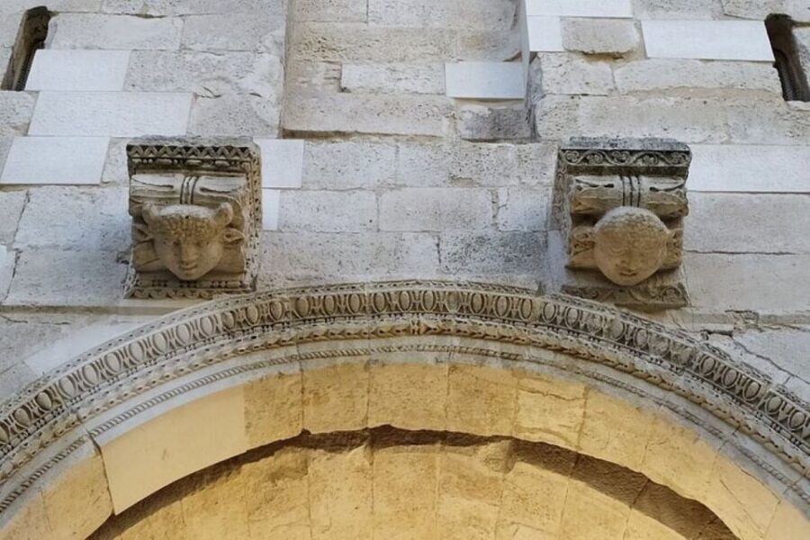 Experience Split History Walking Tour With Local Historian - Golden Gate meeting: starting like an emperor at Diocletian’s Palace