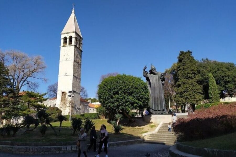Experience Split History Walking Tour With Local Historian - Peristil square and Jupiter’s Temple: the Roman heart you can actually read