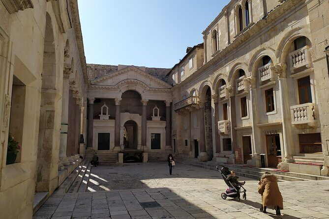 Experience Split With Local Professional Historian - Private - Gregory of Nin statue: the person behind the spotlight