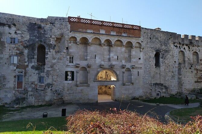 Experience Split With Local Professional Historian - Small Group - Gregory of Nin’s statue: where faith, identity, and art meet