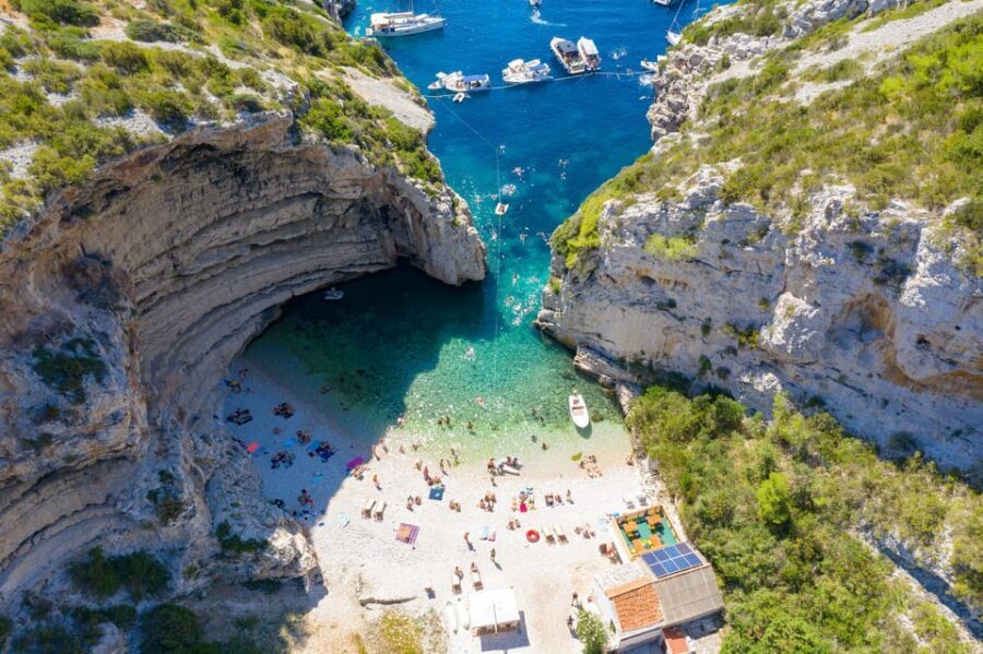 From Hvar: Blue cave group speedboat tour full day - Meeting point in Hvar: where you start matters