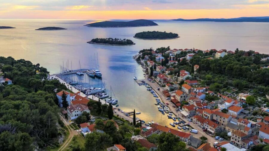 From Split: Blue Lagoon and 3 Island Boat Tour - Key things that make this tour worth your attention