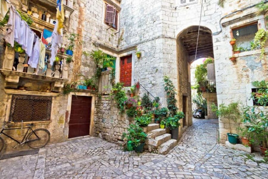 From Split: Blue Lagoon, Šolta, and Trogir Speedboat Tour - Trogir in One Hour: UNESCO Sights Without the Overplanning Headache