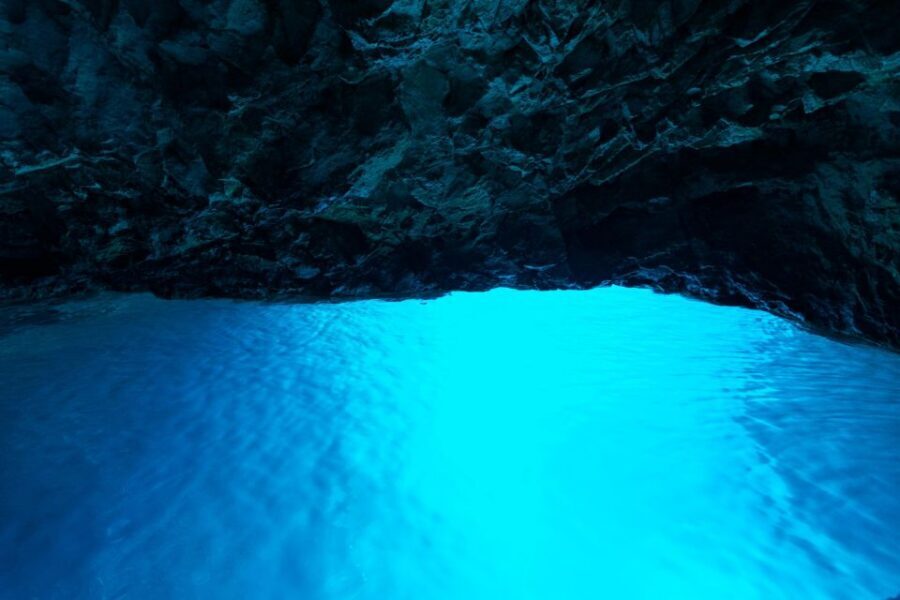 From Split, Croatia: Blue Cave & Hvar 5 Islands tour - What to bring for an open-boat day in Dalmatia