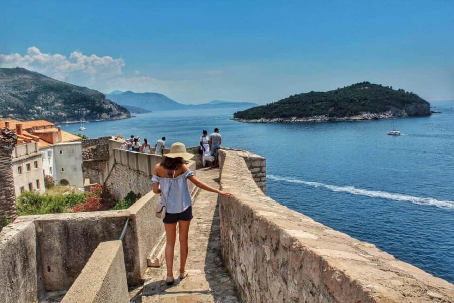 From Split/Trogir: Dubrovnik Guided Tour with a Stop in Ston - From Split/Trogir to Ston: Getting the Most Scenic Bonus for Your Time