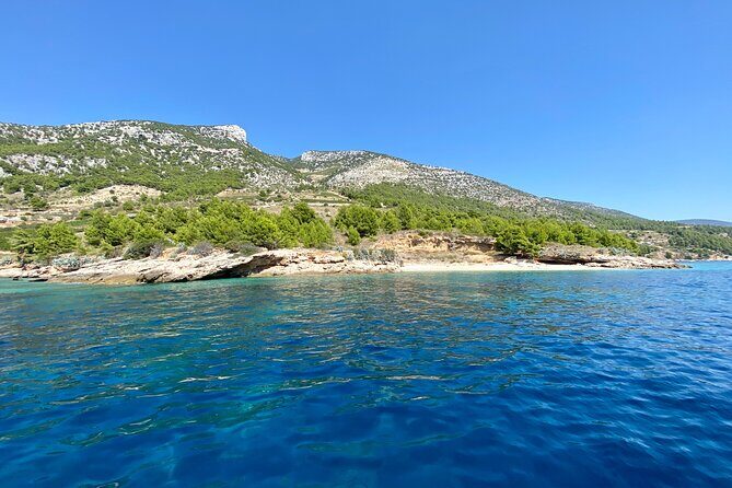 Full-Day PRIVATE Tour to ZLATNI RAT & HVAR - Zlatni Rat on Brač: Golden Horn beach, shifting tip, and swim time
