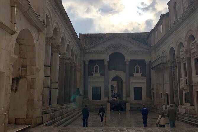 History & Cultural Walking Tour of Split and Diocletian's Palace - Riva Harbor: The Bronze Model Makes It Click