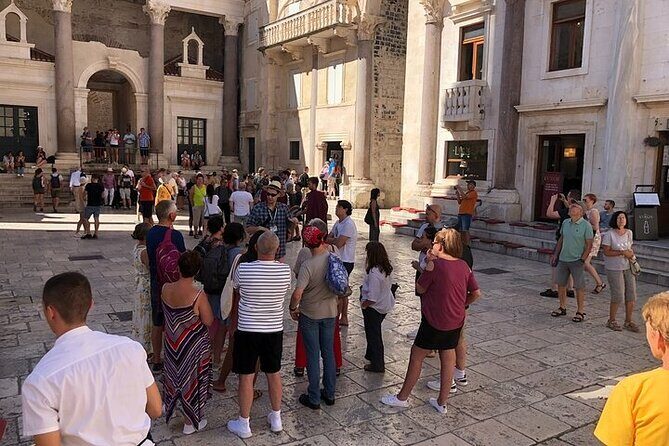 History Split Walking Tour in French -Small group - Riva Harbor and the Bronze Palace Model: From Empire to Promenade