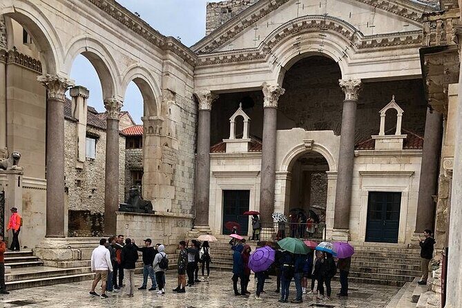 History Split Walking Tour in French -Small group - Fruit’s Square (Trg Brace Radic): Venetian Layering and Marko Marulić