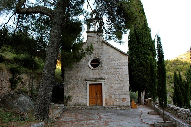Hvar Charming Abandoned Village Small Group Tour and Local Dinner - Why Malo Grablje Changes the Mood in Hvar