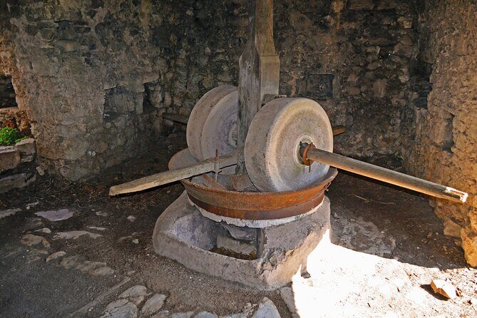 Hvar Lavender Tour - The Walk to Milna: Views, Aromatic Plants, and Footwear Reality