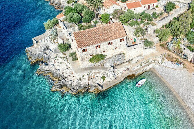 HVAR & PAKLENI Islands PRIVATE tour - Food and drinks onboard: what’s included, and how it changes your decisions