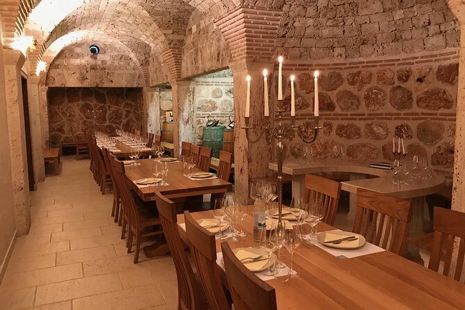 Hvar Small Group Wine Tour and Authentic Dalmatian Dinner - Dalmatian 3-course dinner: what makes it feel authentic