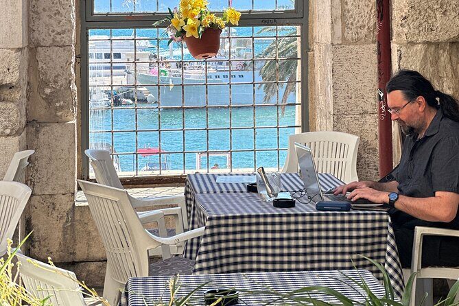 People of Split - meet the locals - Dominisova ulica: windows, laundry, and why “observing” is a skill