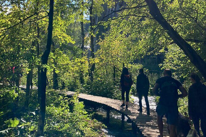 Plitvice Lakes National Park Guided Day Tour from Split - Weather and packing: what to bring for Upper-to-Lower Lakes walking