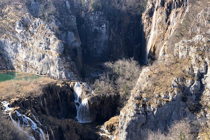 Plitvice lakes private round trip transfer (including waiting time) - The 2.5-Hour Ride to Plitvice: Highway Speed, Tolls Included
