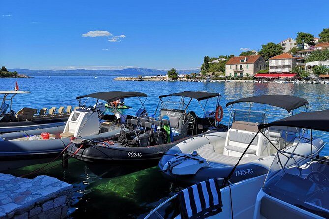 Private Blue Lagoon and 3 islands Tour from Trogir and Split - Necujam: swimming and snorkeling on a shipwreck