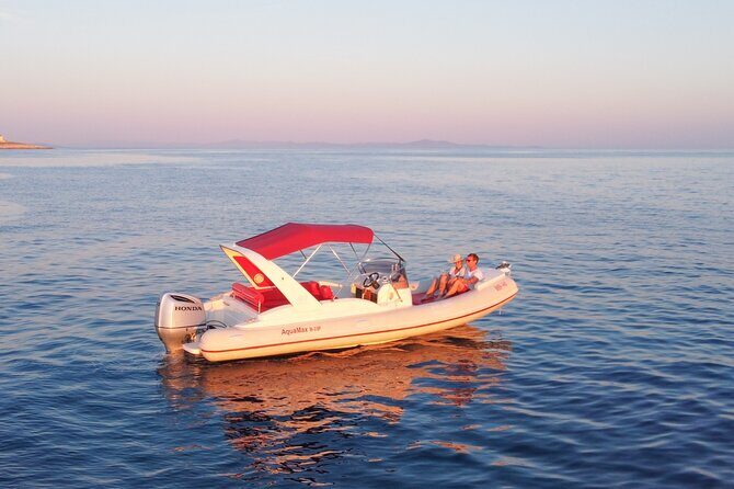 Private boat tour of Red rocks & Pakleni islands - Stop 2: Plenković wine tasting, and how to budget for it