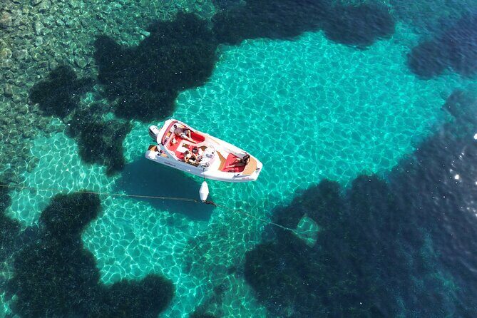 Private boat tour of Red rocks & Pakleni islands - Stop 3: Zaraće bays (Velo Zaraće and Malo Zaraće)