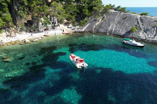 Private boat tour of Red rocks & Pakleni islands - Stop 7: Lucisca Beach for a final stretch