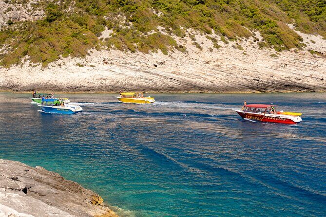 Private boat transfer Split/ Split airport - Hvar - On the water: a short, fast Adriatic run