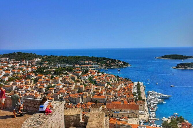 Private boat transfer Split/ Split airport - Hvar - Pickup in Split: airport taxi + boat wait for your name